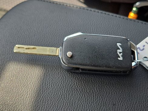 Used 2023 Kia Soul LX image 32