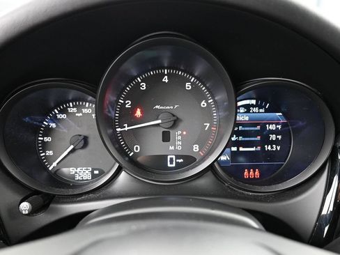 Certified 2023 Porsche Macan Turbo AWD/4WD image 18