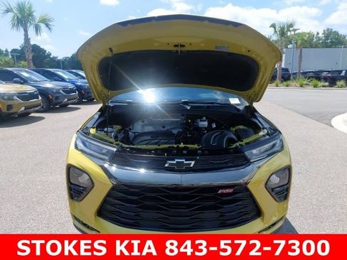 Used 2023 Chevrolet TrailBlazer RS w/ Sun and Liftgate Package AWD/4WD image 9