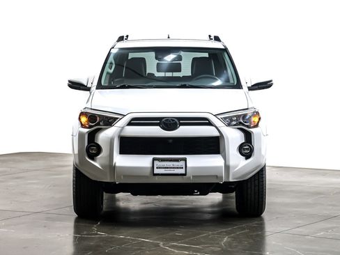 Used 2023 Toyota 4Runner SR5 Premium image 4