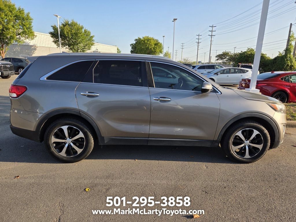 Used 2016 Kia Sorento EX w/ EX Premium Package FWD image 4