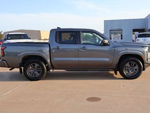 Certified 2025 Nissan Frontier SV w/ SV Convenience Package RWD image 5