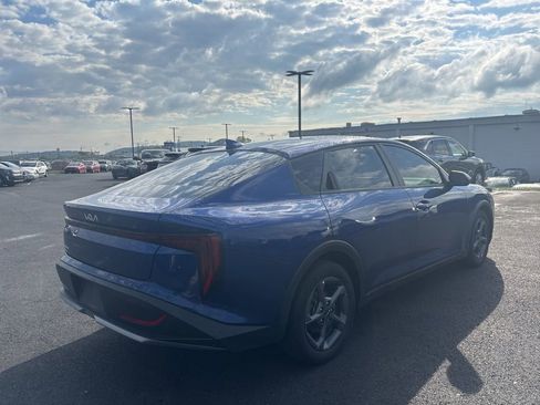 Used 2025 Kia K4 FWD image 2