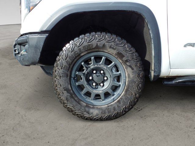Used 2023 GMC Sierra 1500 AT4X w/ AT4X AEV Edition AWD/4WD image 9