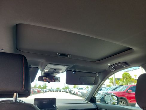 Used 2025 Honda CR-V Sport image 18