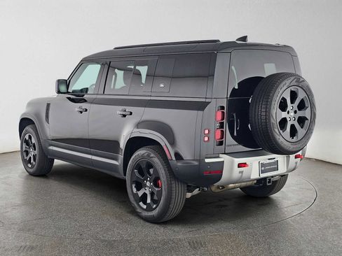 Used 2022 Land Rover Defender 110 S AWD/4WD image 3