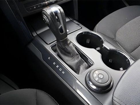 Used 2018 Ford Explorer XLT image 26