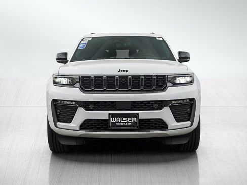 New 2026 Jeep Grand Cherokee L Limited AWD/4WD image 2
