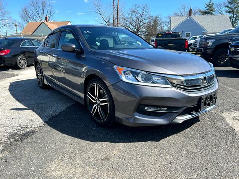 Used 2017 Honda Accord Sport Special Edition image 3
