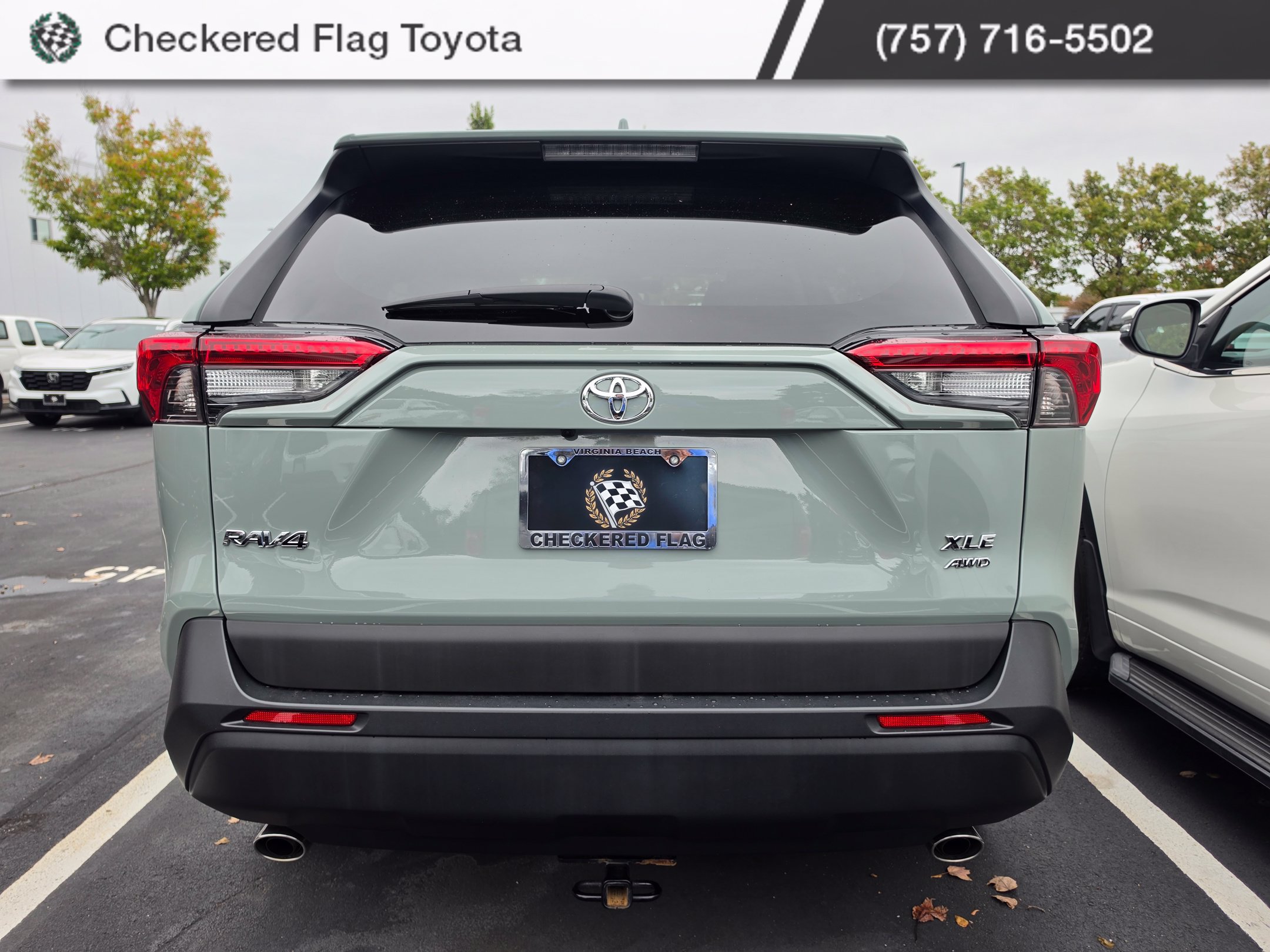 Used 2020 Toyota RAV4 XLE Premium AWD/4WD image 5