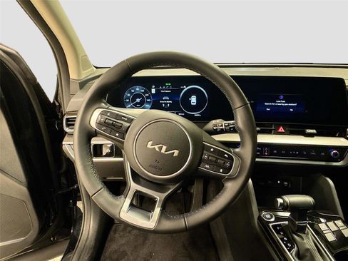 Used 2023 Kia Sportage SX image 11