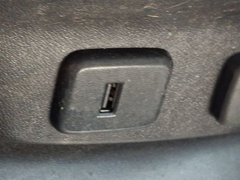 Used 2017 Chevrolet Malibu LT FWD image 26