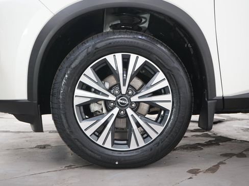 Used 2023 Nissan Rogue SV w/ SV Premium B Package AWD/4WD image 31