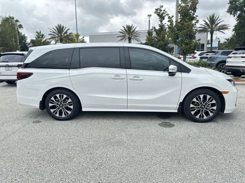 Used 2025 Honda Odyssey Elite image 7