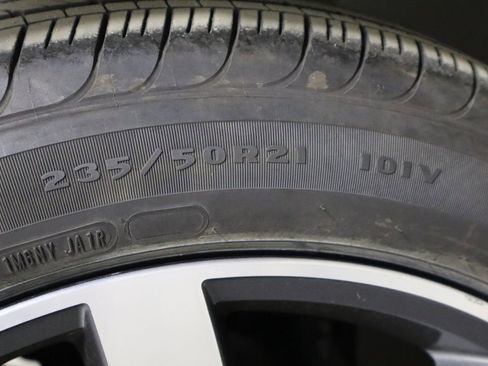 Used 2020 Volkswagen Atlas Cross Sport SEL R-Line AWD/4WD image 43