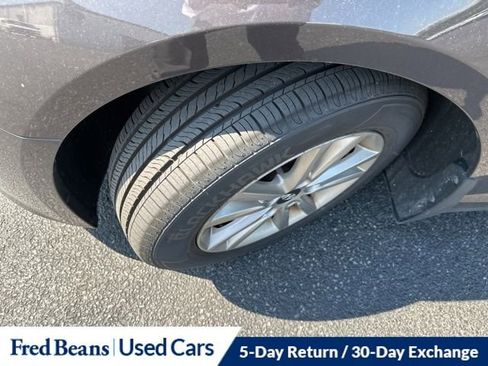 Used 2016 Hyundai Sonata SE FWD image 2