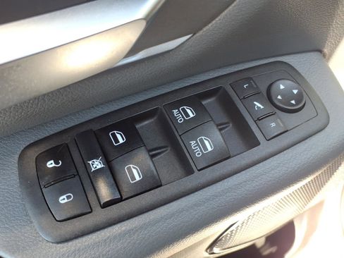 Used 2022 RAM 1500 Big Horn AWD/4WD image 18