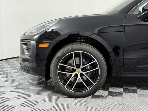 Certified 2026 Porsche Macan AWD/4WD image 13