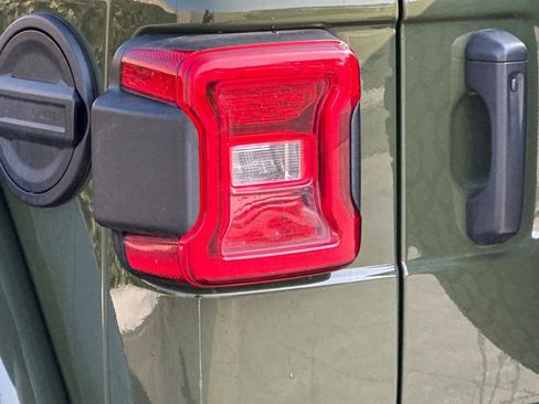 Used 2021 Jeep Wrangler Unlimited Rubicon image 28