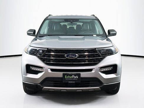 Used 2024 Ford Explorer XLT w/ Equipment Group 202A image 2