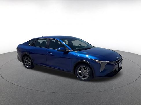 Used 2026 Kia K4 FWD image 2