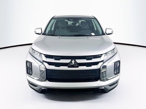 Used 2025 Mitsubishi Outlander Sport SE image 2