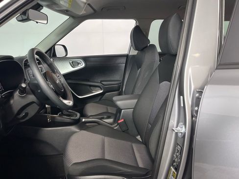 Used 2025 Kia Soul LX image 15