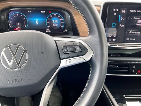 Used 2024 Volkswagen Atlas SE w/ Panoramic Sunroof Package AWD/4WD image 25