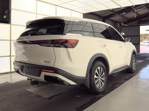 Used 2023 INFINITI QX60 Pure FWD image 2