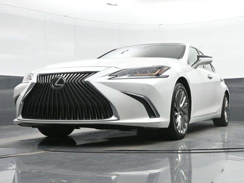 Used 2019 Lexus ES 350 Ultra Luxury w/ Accessory Package 2 FWD image 29