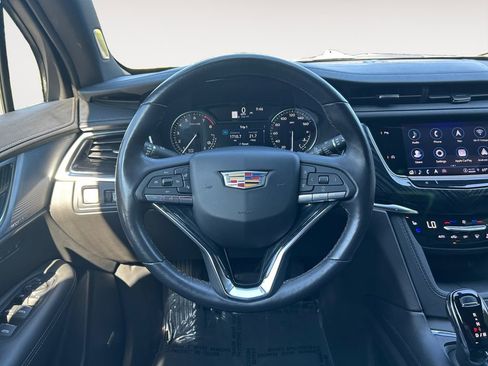 Used 2024 Cadillac XT6 Premium Luxury image 14