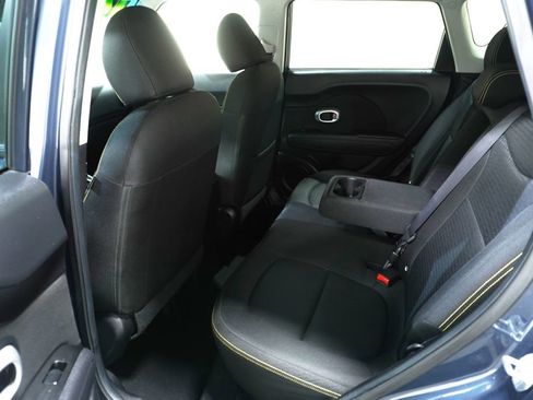 Used 2016 Kia Soul + FWD image 12