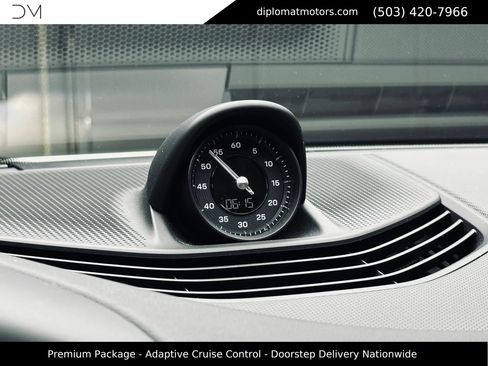 Used 2022 Porsche Taycan 4 Cross Turismo AWD/4WD image 36