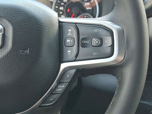 Used 2025 RAM 2500 Big Horn AWD/4WD image 18