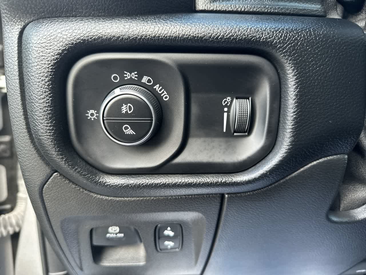 Used 2021 RAM 1500 Big Horn AWD/4WD image 12