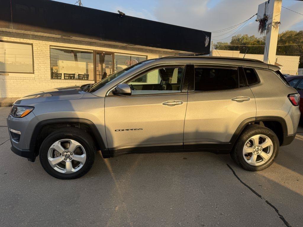 Used 2021 Jeep Compass Latitude w/ Convenience Group AWD/4WD image 4