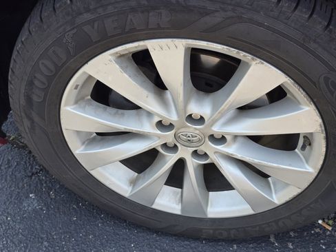Used 2014 Toyota Venza XLE w/ XLE Premium Package FWD image 23