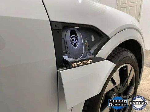 Used 2022 Audi e-tron Premium Plus w/ Premium Plus Package image 99