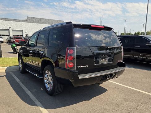 Used 2014 GMC Yukon Denali AWD/4WD image 2