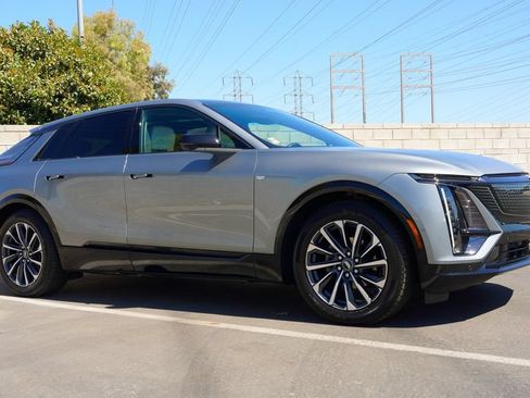 Certified 2024 Cadillac Lyriq Sport AWD/4WD image 6