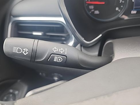 Used 2023 Chevrolet Equinox LT image 27