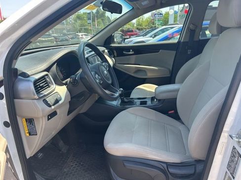 Used 2016 Kia Sorento AWD image 12