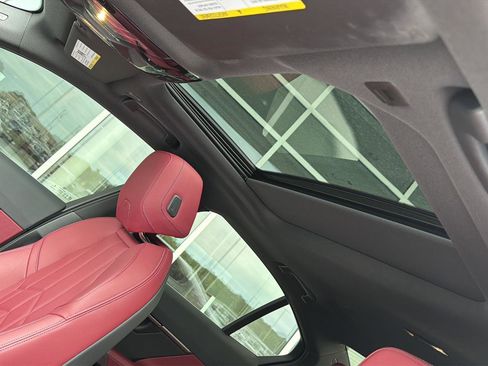 Certified 2024 BMW 530i RWD image 30