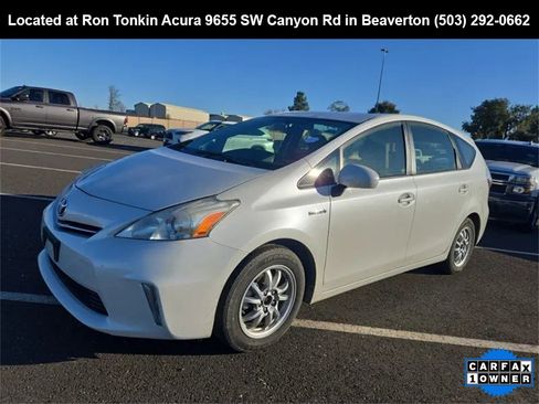 Used 2014 Toyota Prius V Two image 3