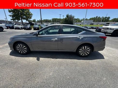 Certified 2025 Nissan Altima 2.5 SV FWD image 6