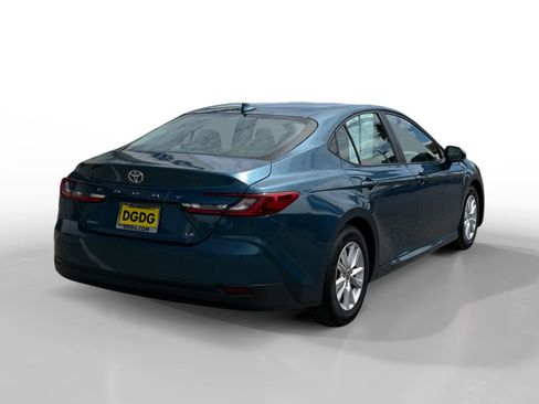 Used 2025 Toyota Camry LE FWD image 5