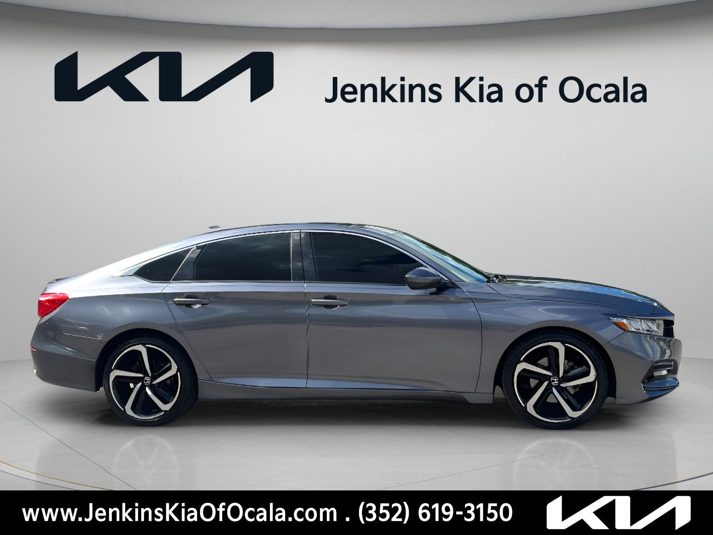 Used 2019 Honda Accord Sport image 2