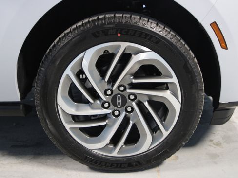 New 2026 Lincoln Navigator Reserve AWD/4WD image 32