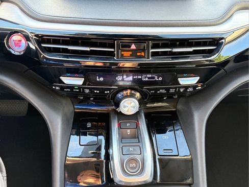 Used 2023 Acura MDX SH-AWD w/ Technology Package image 23