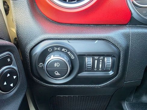 Used 2020 Jeep Gladiator Rubicon w/ Trailer Tow Package image 29